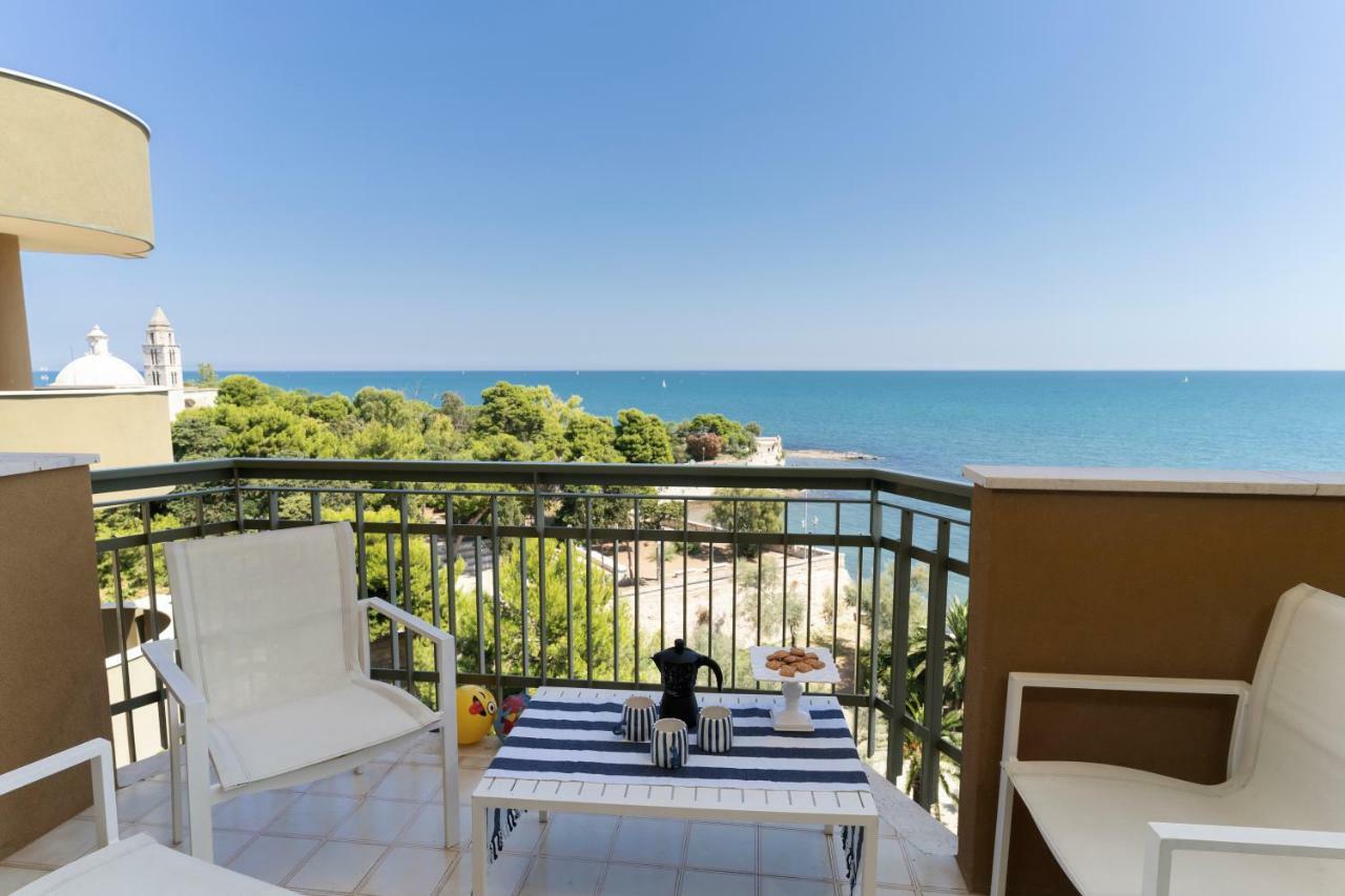 Santa Rosa Luxury Apartment 2 Bedrooms 4 People Private Parking Trani Exteriör bild